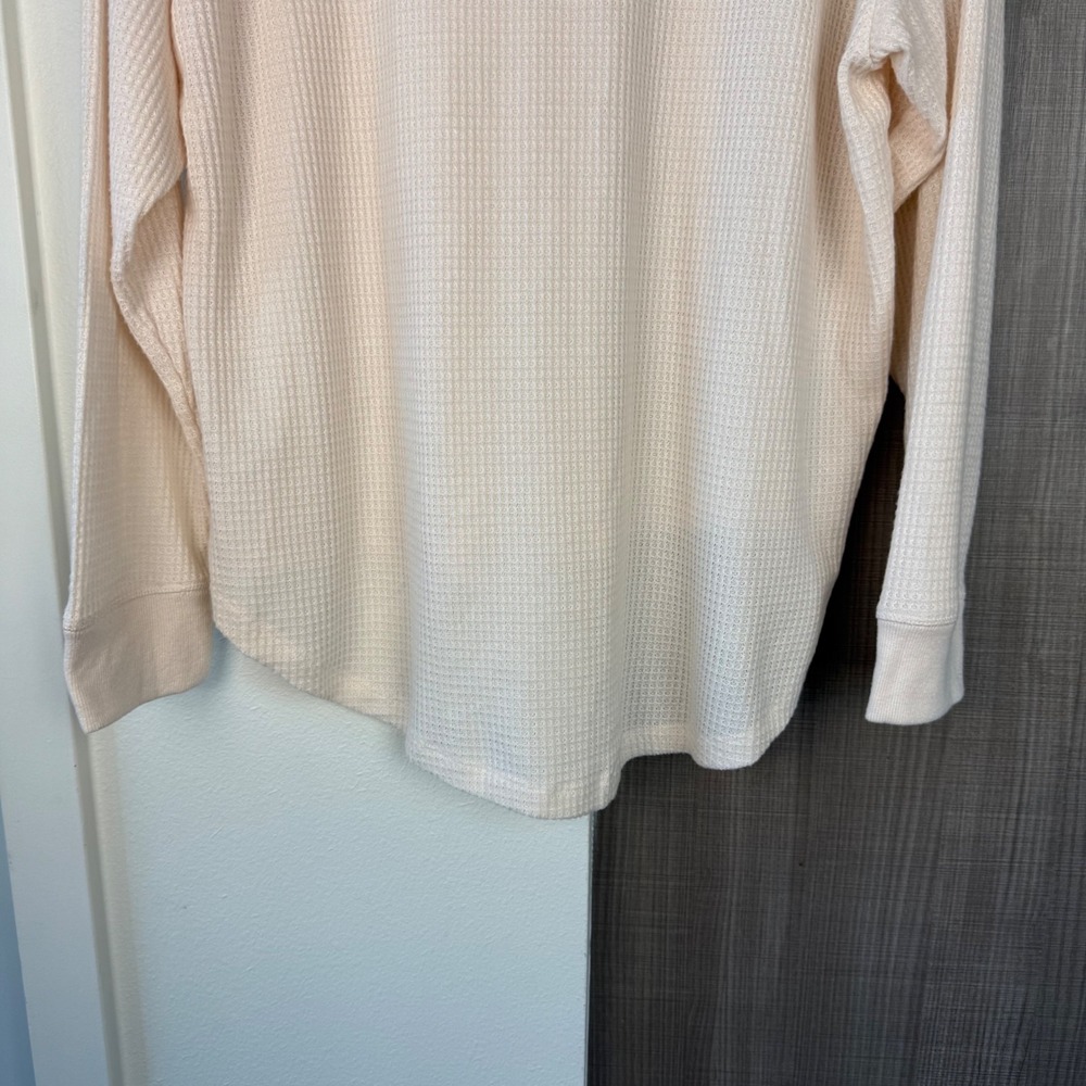 NEW Papinelle Super Soft Waffle Knit Relaxed Long Sleeve Top Size Medium - Picture 8 of 10